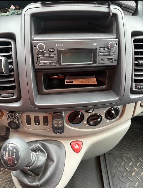 Autoradio opel vivaro renault trafic nissan primastar