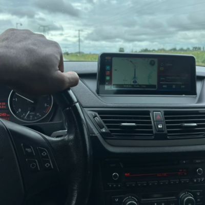 Autoradio BMW X1 E84 de 2009 à 2015 full tactile GPS Bluetooth Android & Apple Carplay + caméra de recul
