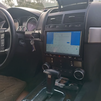 Autoradio VW Touareg de 2012 à 2017 full tactile GPS Bluetooth Android & Apple Carplay + caméra de recul